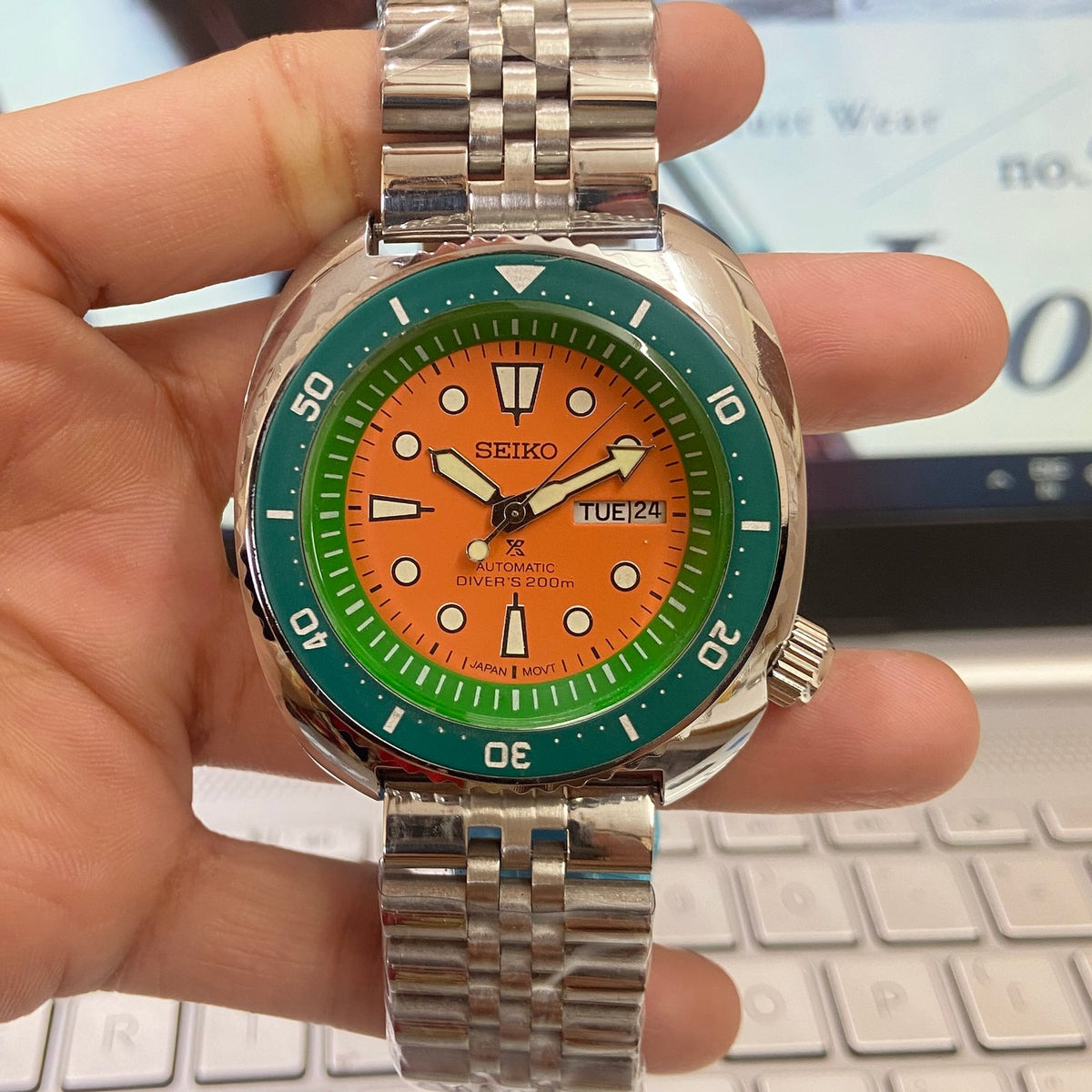Vintage MOD Seiko Turtle Automatic Orange Face Cal. 6309 Green Rotating Bezel 17 Jewels Day-Date Men's Wrist Watch D99
