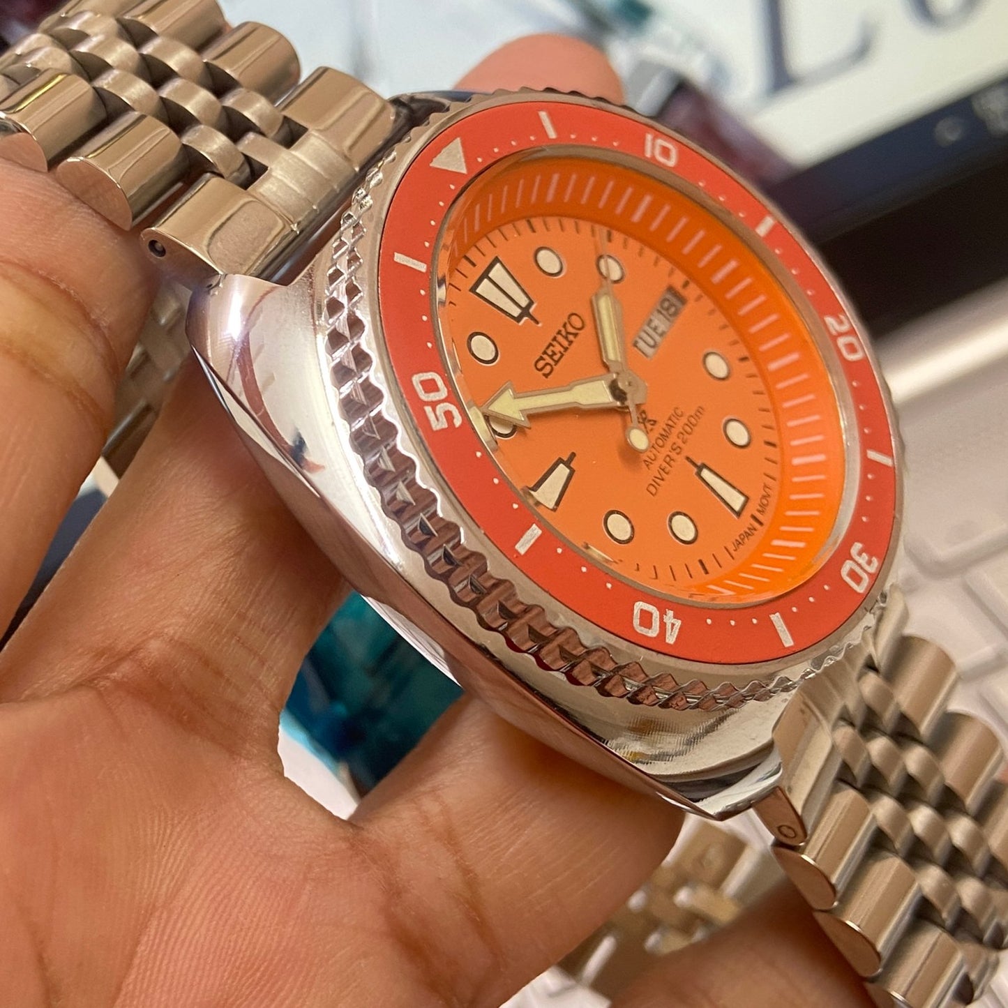 Vintage Seiko Turtle Automatic Orange Face Cal. 6349 Orange Rotating Bezel 23 Jewels Day-Date Men's Wrist Watch D100