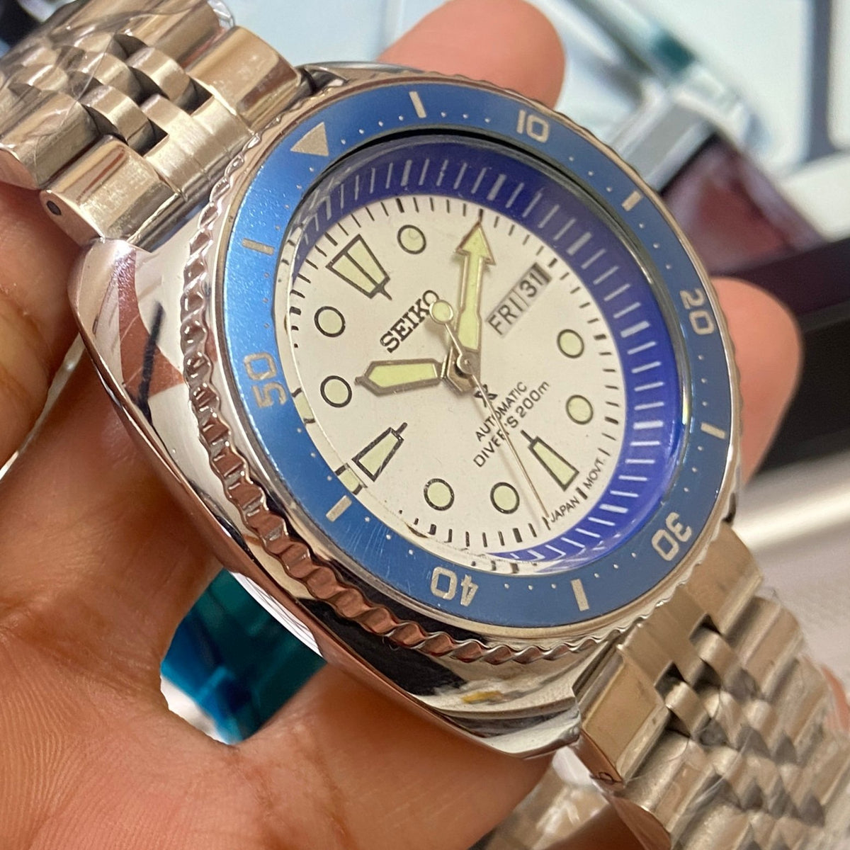 Vintage MOD Seiko Turtle Automatic White Face Cal. 6309 Blue Rotating Bezel 17Jewels Day-Date Men's Wrist Watch E01