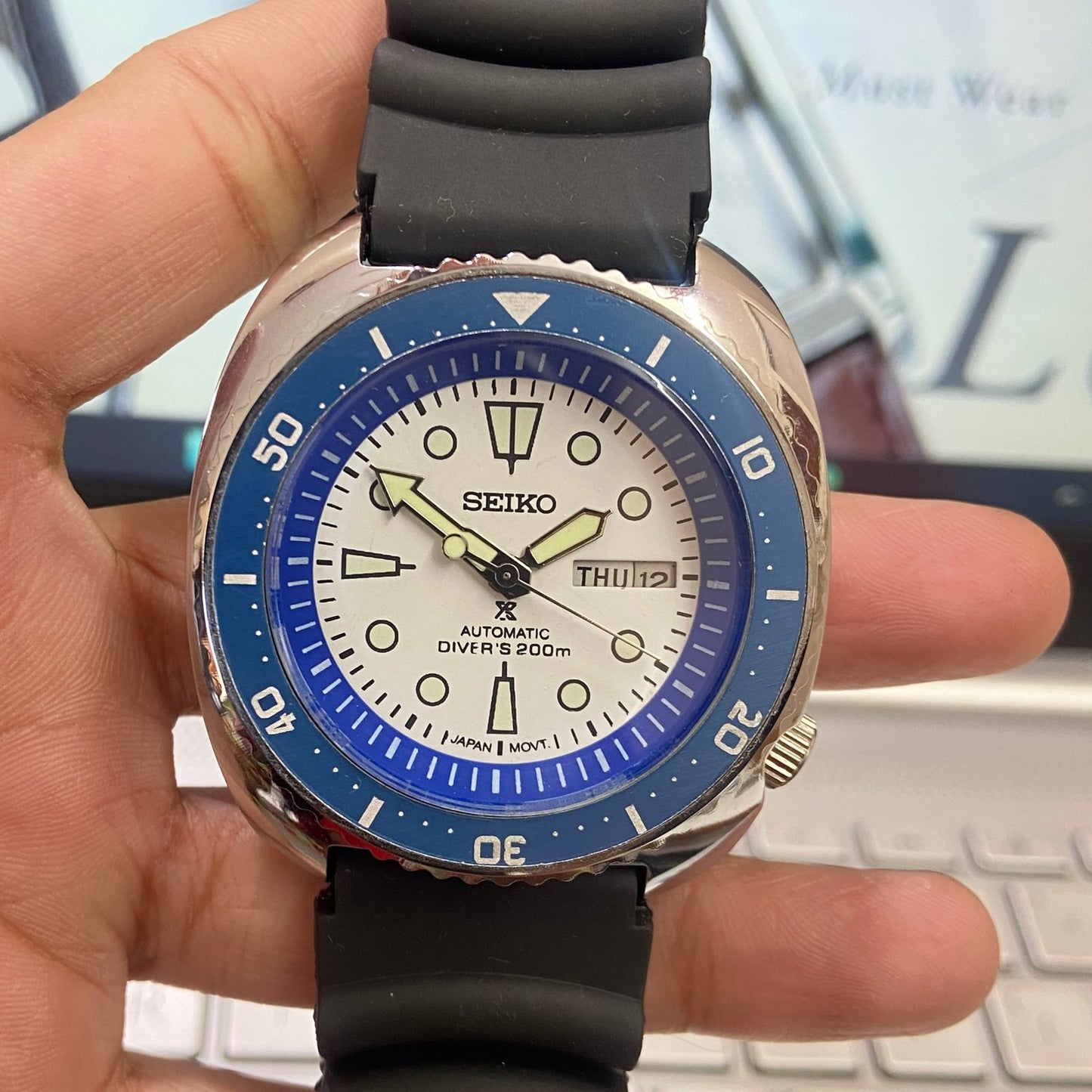 Vintage Seiko Turtle Automatic White Face Cal. 6309 Rotating Bezel 17Jewels Day-Date Silicone Strap Men's Wrist E03