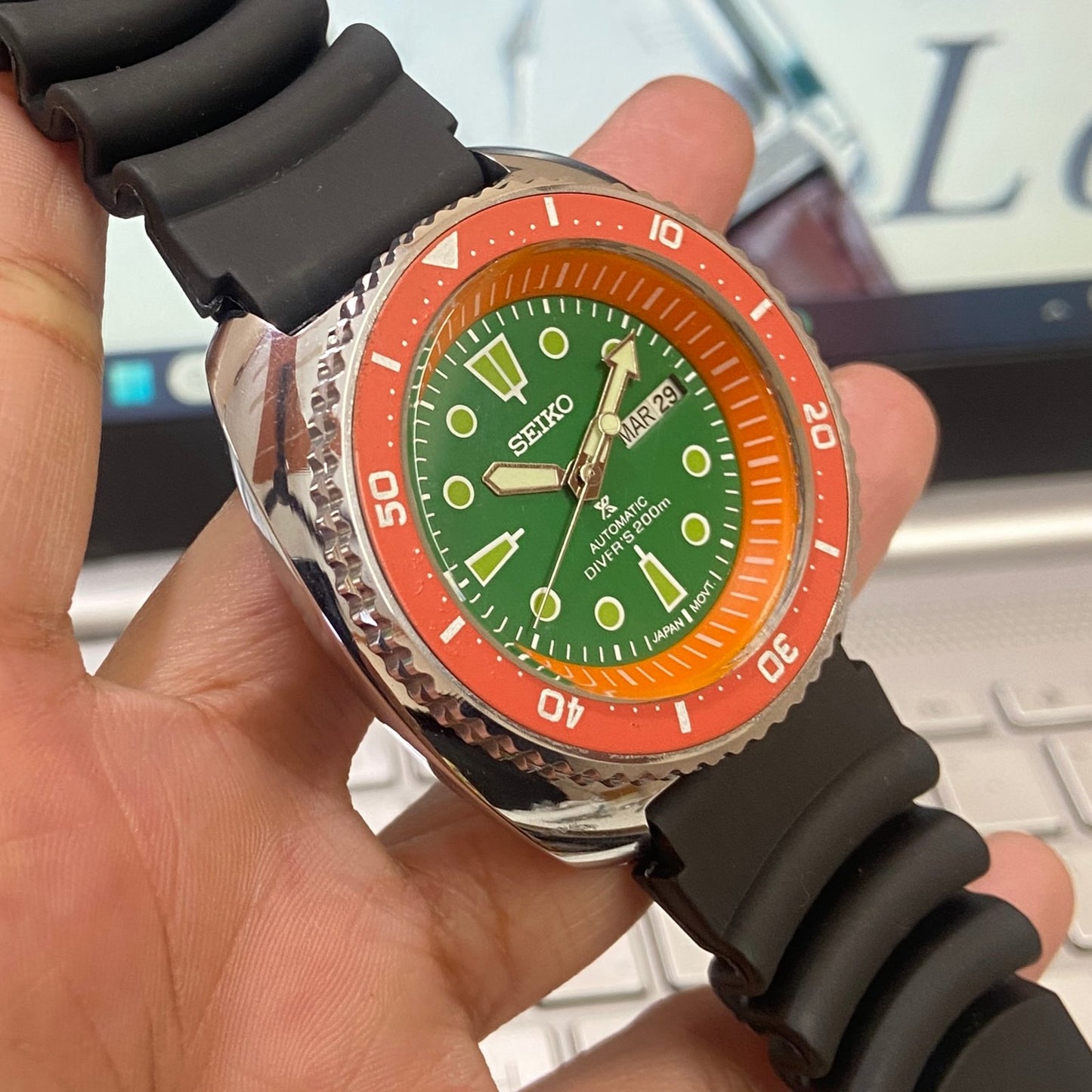 Vintage Seiko Turtle Automatic Green Face Cal. 6309 Rotating Bezel 17Jewels Day-Date Silicone Strap Men's Wrist Watch E04