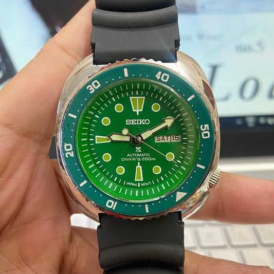 Vintage Seiko Turtle Automatic Green Face Cal. 6309 Rotating Bezel 17Jewels Day-Date Silicone Strap Men's Wrist Watch E05