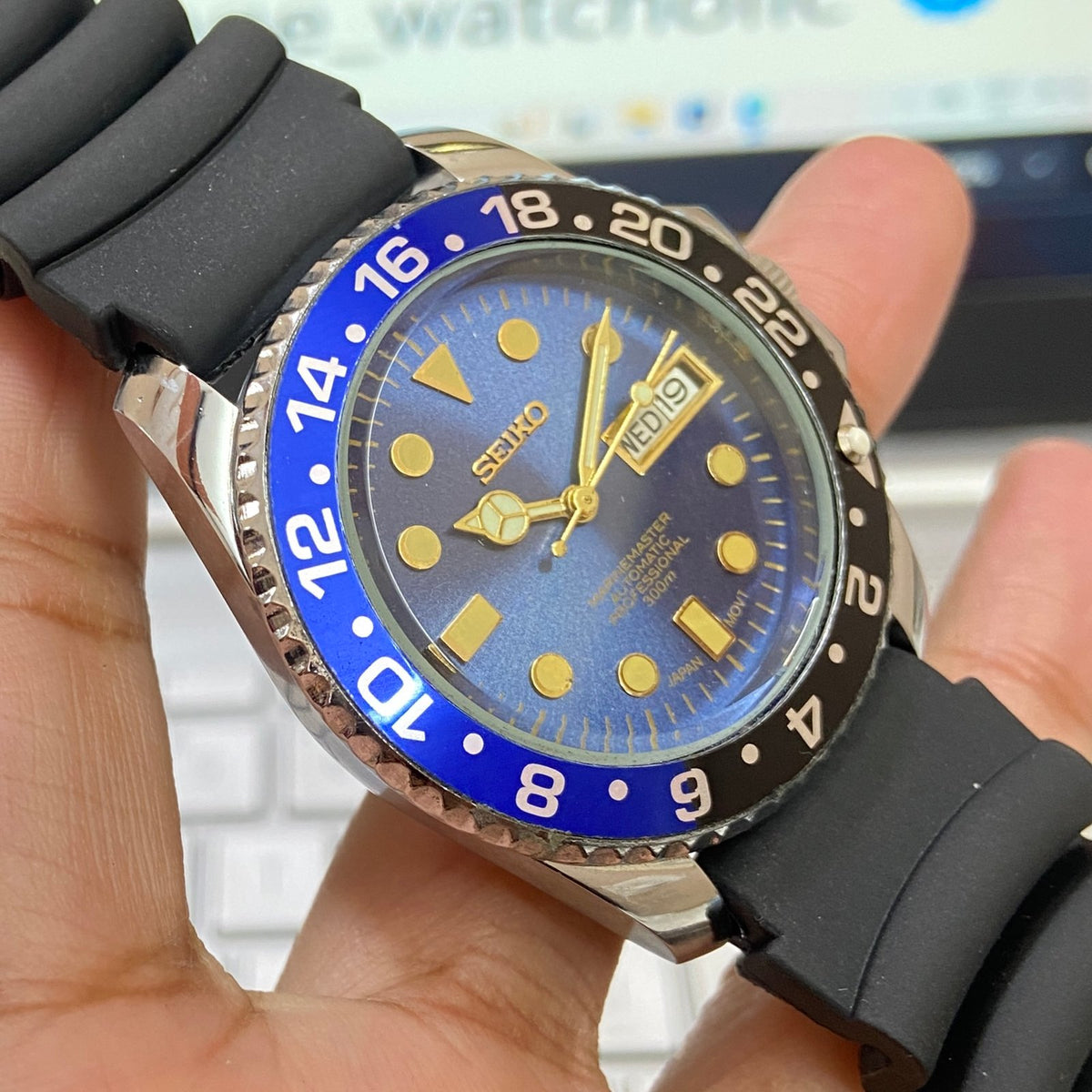 Vintage MOD Seiko MarineMaster Automatic Blue Face Cal. 6309 Rotating Bezel Day-Date Silicone Strap Men's Wrist Watch E08