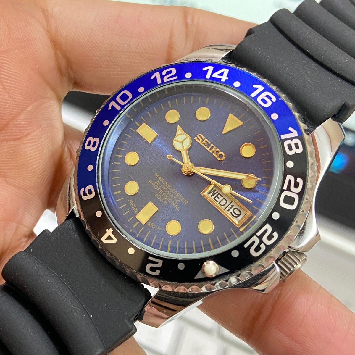 Vintage MOD Seiko MarineMaster Automatic Blue Face Cal. 6309 Rotating Bezel Day-Date Silicone Strap Men's Wrist Watch E08