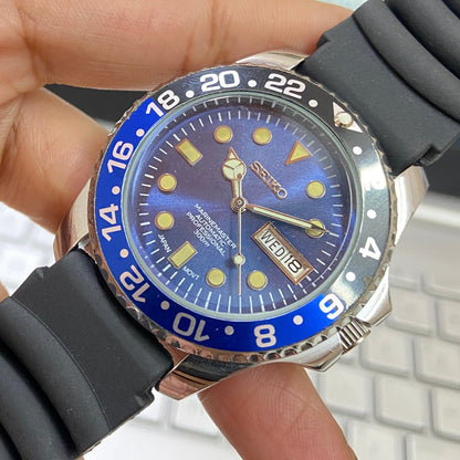 Vintage Seiko MarineMaster Automatic Blue Face Cal. 6309 Rotating Bezel Day-Date Black Silicone Strap Men's Wrist Watch E09