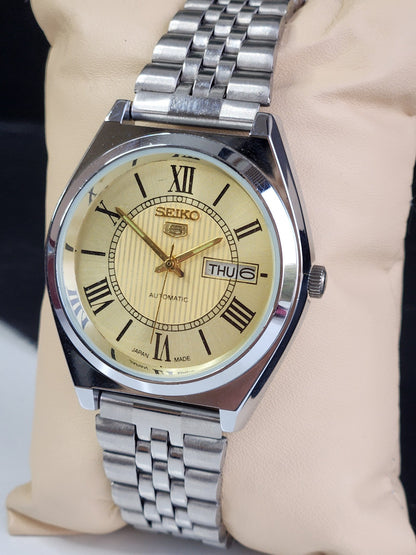 Vintage Mod Seiko 5 Automatic 6309A 17 Jewels Japan Men's Day-Date Golden Face Wrist Watch E10
