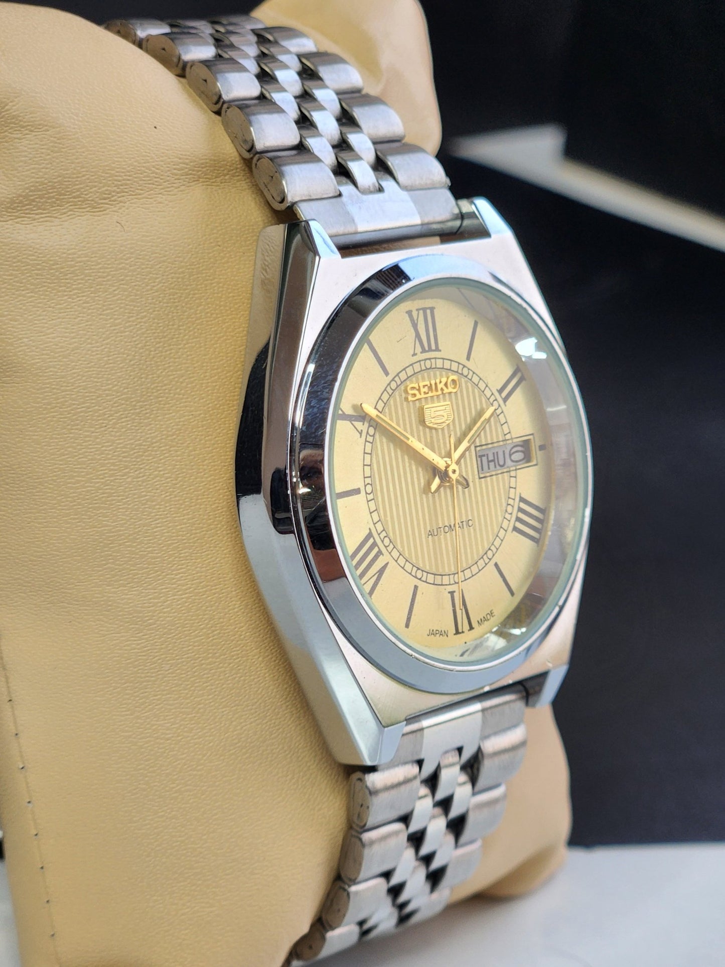 Vintage Mod Seiko 5 Automatic 6309A 17 Jewels Japan Men's Day-Date Golden Face Wrist Watch E10