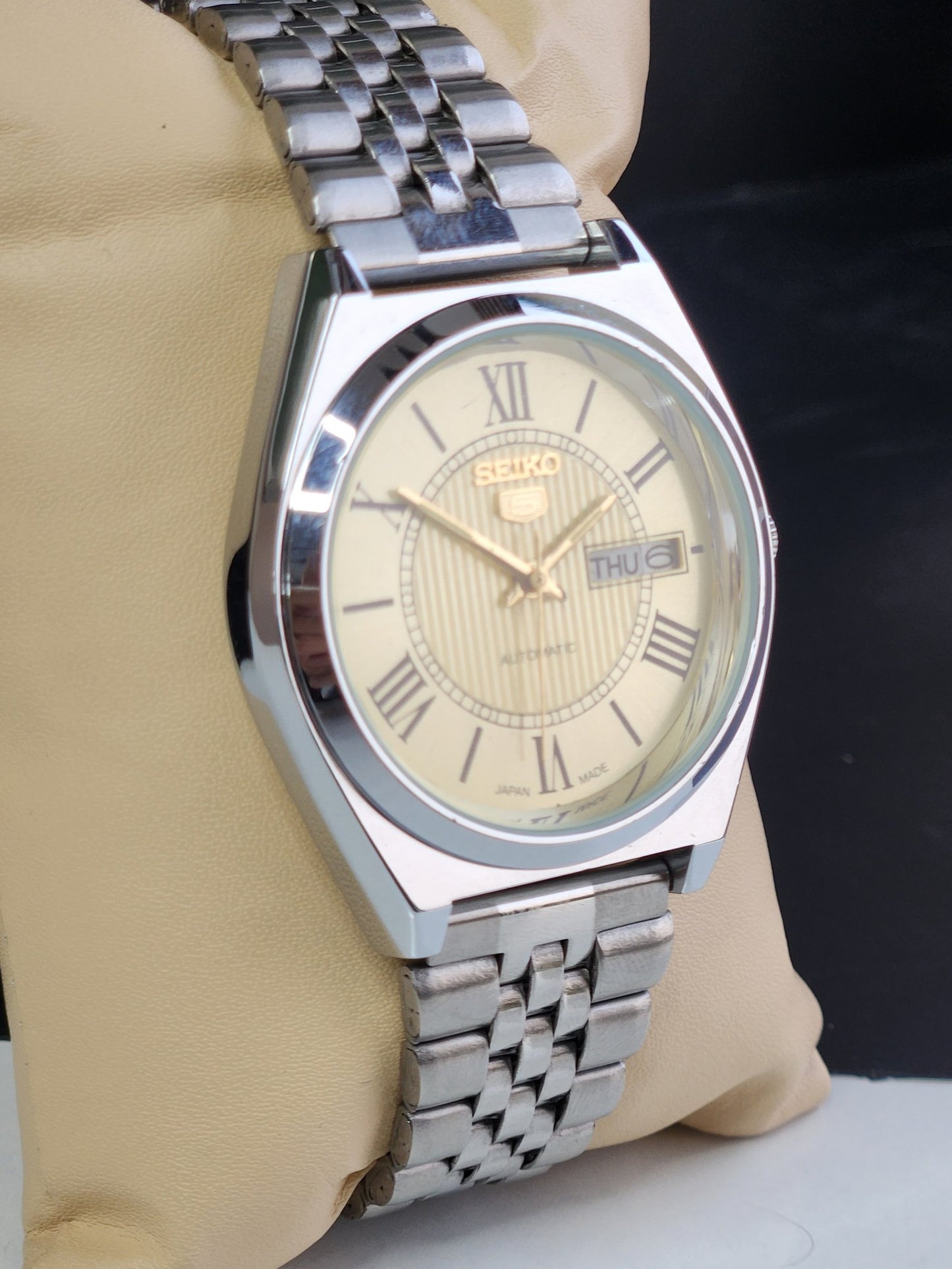 Vintage Mod Seiko 5 Automatic 6309A 17 Jewels Japan Men's Day-Date Golden Face Wrist Watch E10