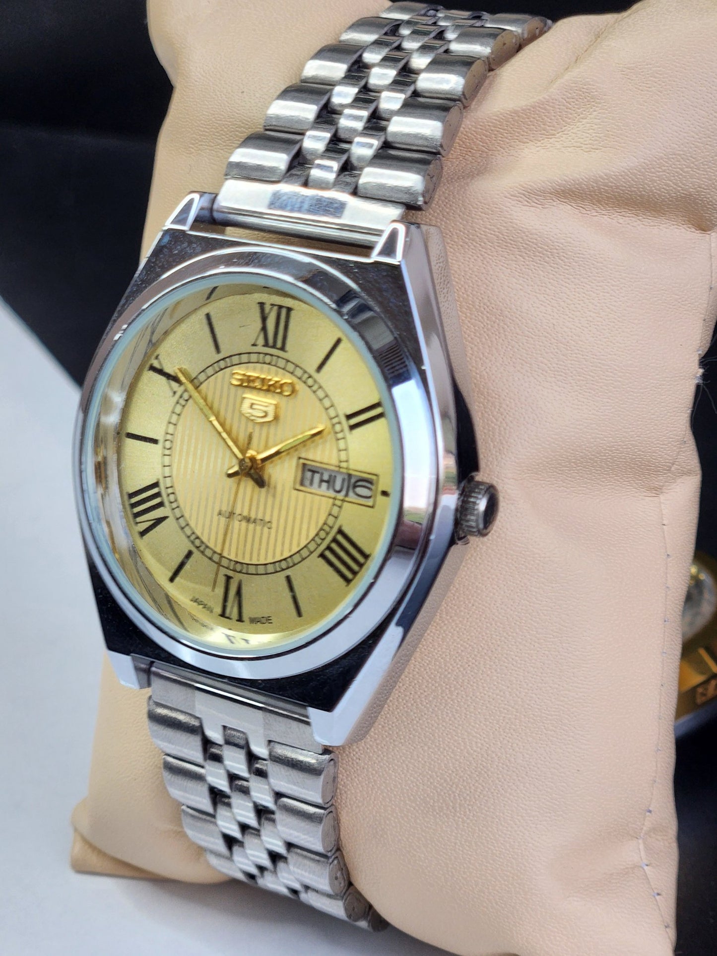 Vintage Mod Seiko 5 Automatic 6309A 17 Jewels Japan Men's Day-Date Golden Face Wrist Watch E10