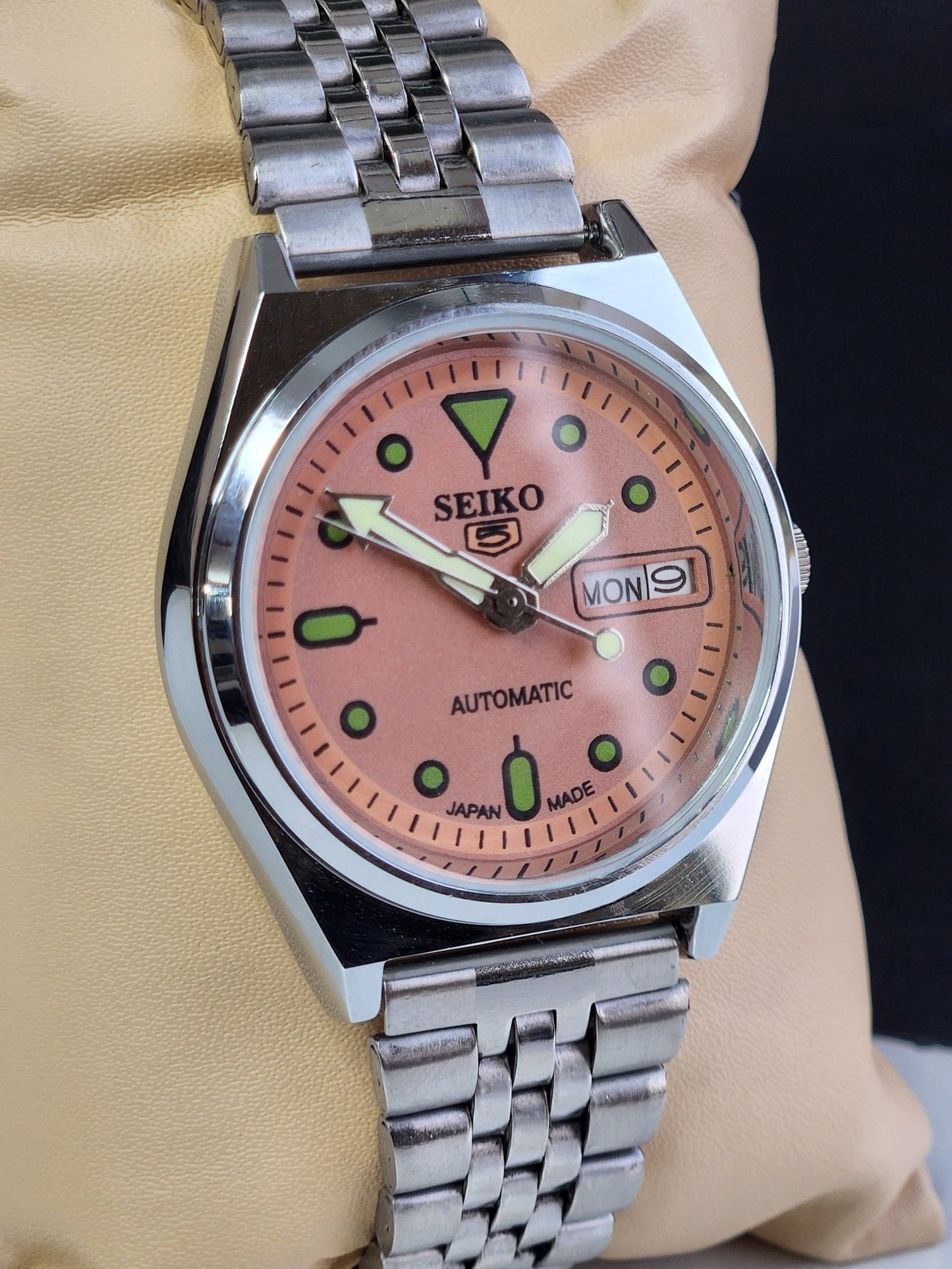 Vintage Mod Seiko 5 Automatic 6309A 17 Jewels Japan Men's Day-Date Peach Face Wrist Watch E11