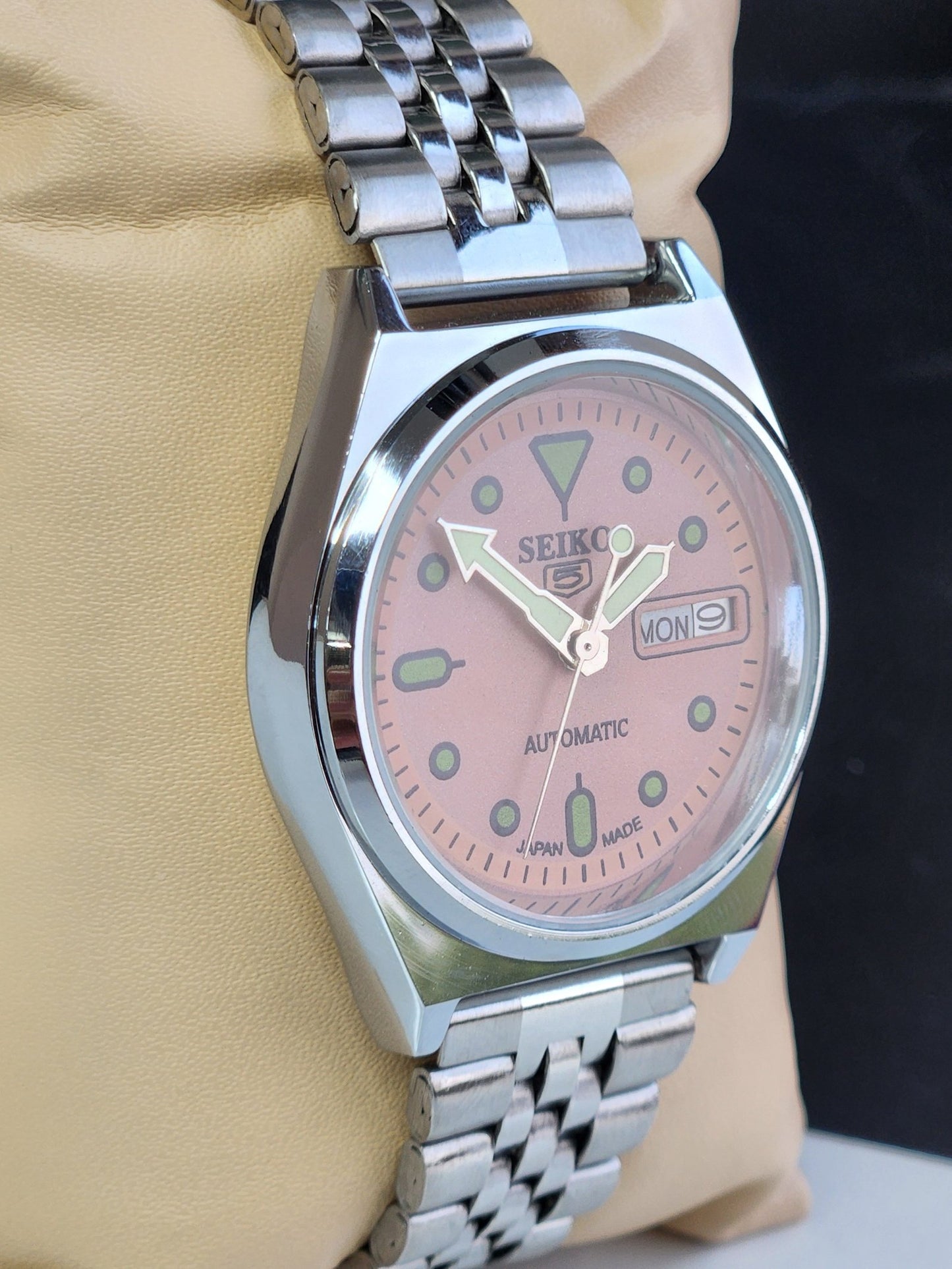 Vintage Mod Seiko 5 Automatic 6309A 17 Jewels Japan Men's Day-Date Peach Face Wrist Watch E11