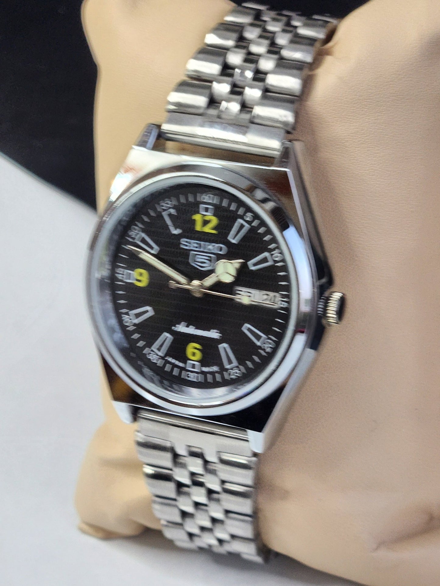 Vintage Mod Seiko 5 Automatic 6309A 17 Jewels Japan Men's Day-Date Black Face Wrist Watch E18