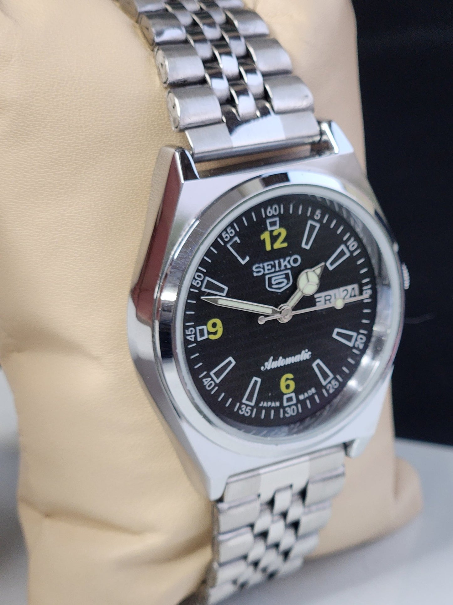Vintage Mod Seiko 5 Automatic 6309A 17 Jewels Japan Men's Day-Date Black Face Wrist Watch E18