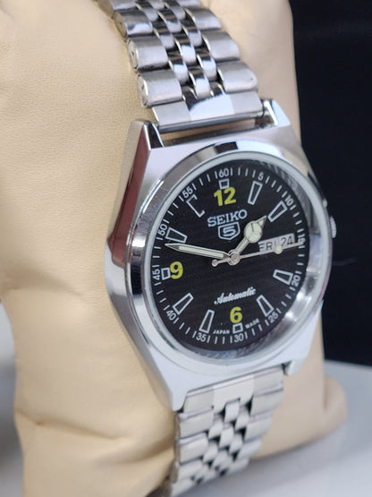 Vintage Mod Seiko 5 Automatic 6309A 17 Jewels Japan Men's Day-Date Black Face Wrist Watch E18