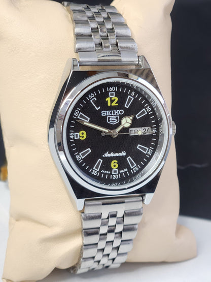 Vintage Mod Seiko 5 Automatic 6309A 17 Jewels Japan Men's Day-Date Black Face Wrist Watch E18