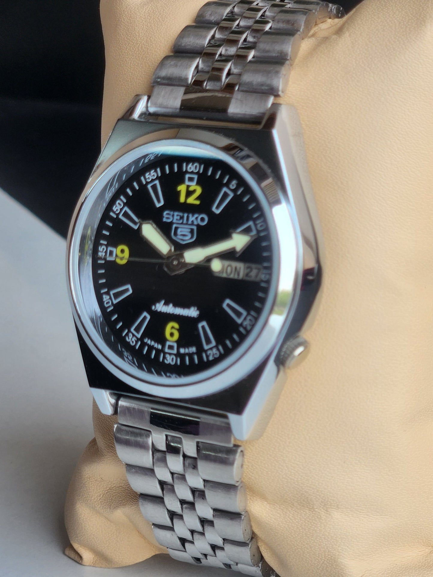 Vintage Mod Seiko 5 Automatic 6309A 17 Jewels Japan Men's Day-Date Black Face Wrist Watch E20