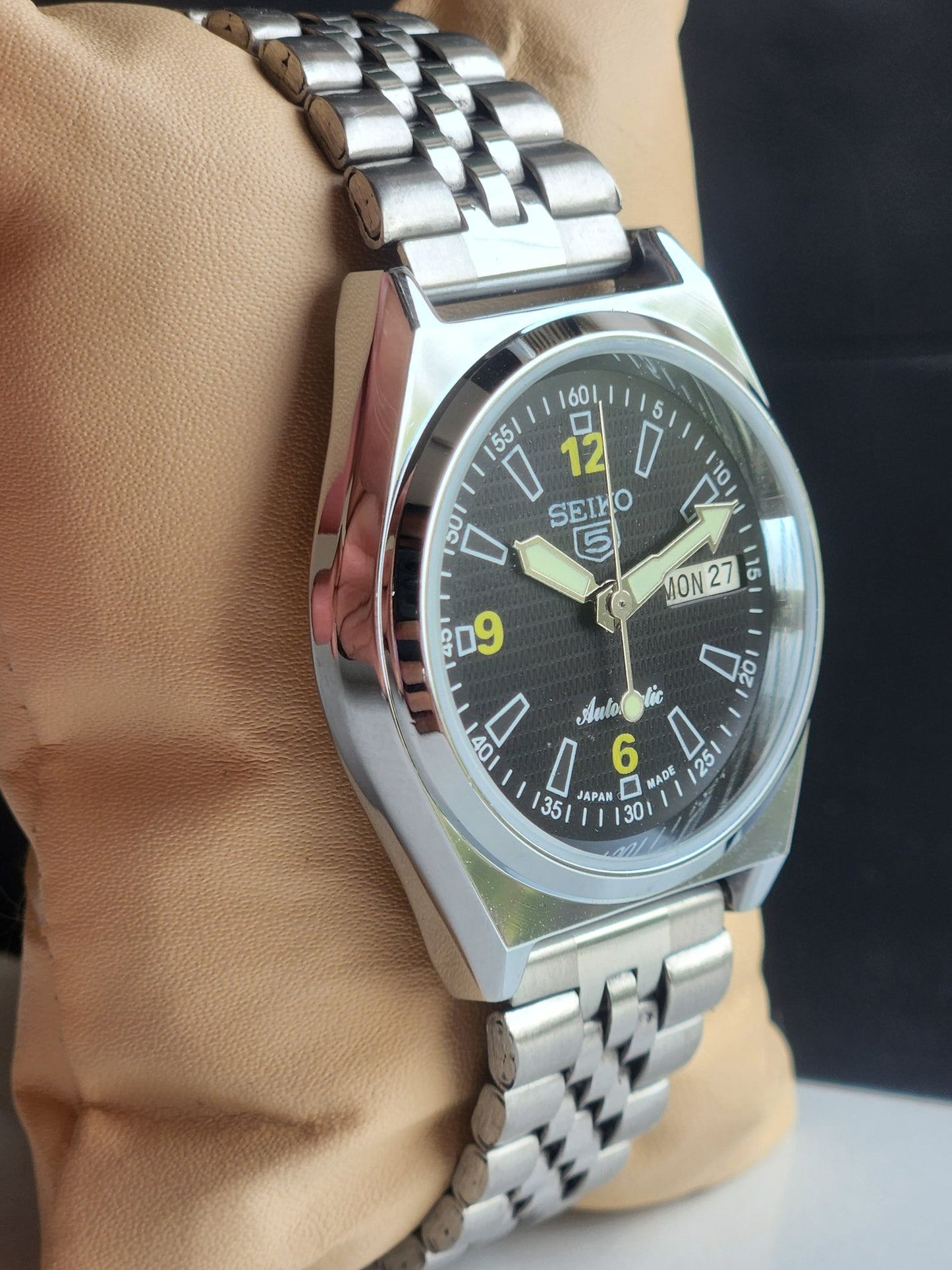 Vintage Mod Seiko 5 Automatic 6309A 17 Jewels Japan Men's Day-Date Black Face Wrist Watch E20