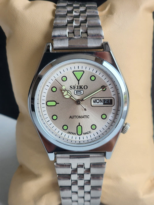 Vintage Mod Seiko 5 Automatic 6309A 17 Jewels Japan Men's Day-Date Silver Face Wrist Watch E26