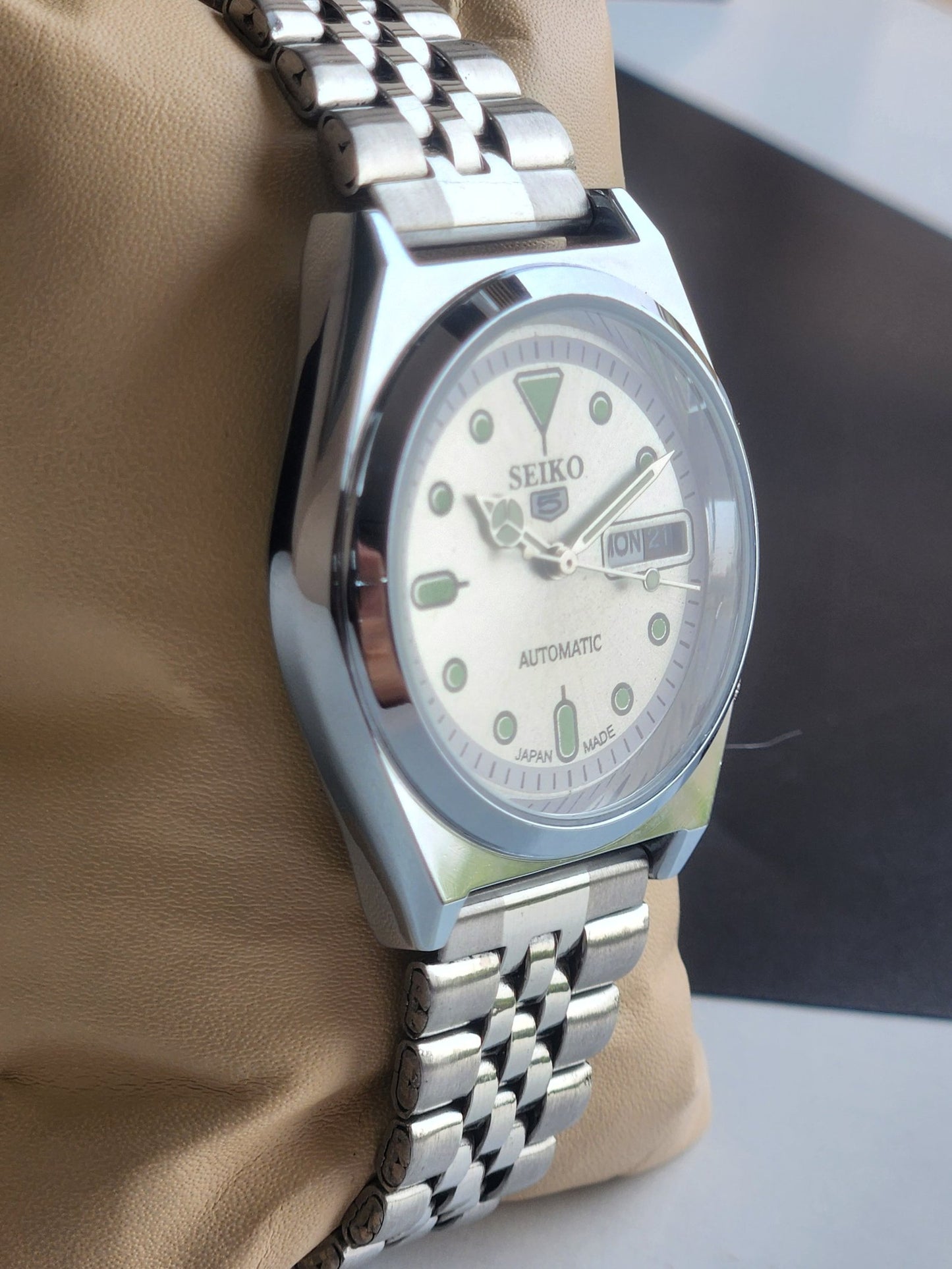 Vintage Mod Seiko 5 Automatic 6309A 17 Jewels Japan Men's Day-Date Silver Face Wrist Watch E26