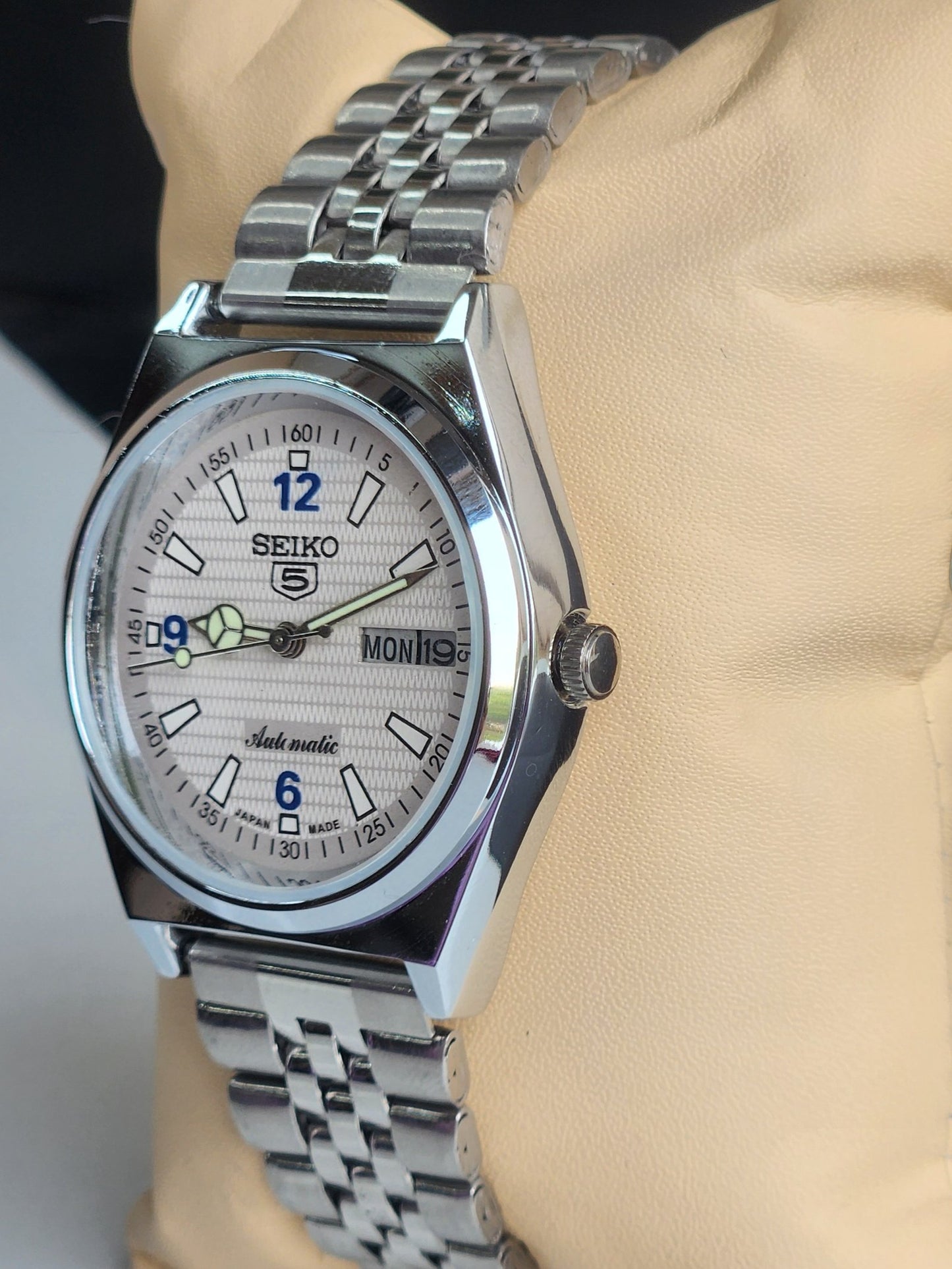 Vintage Mod Seiko 5 Automatic 6309A 17 Jewels Japan Men's Day-Date White Face Wrist Watch E27