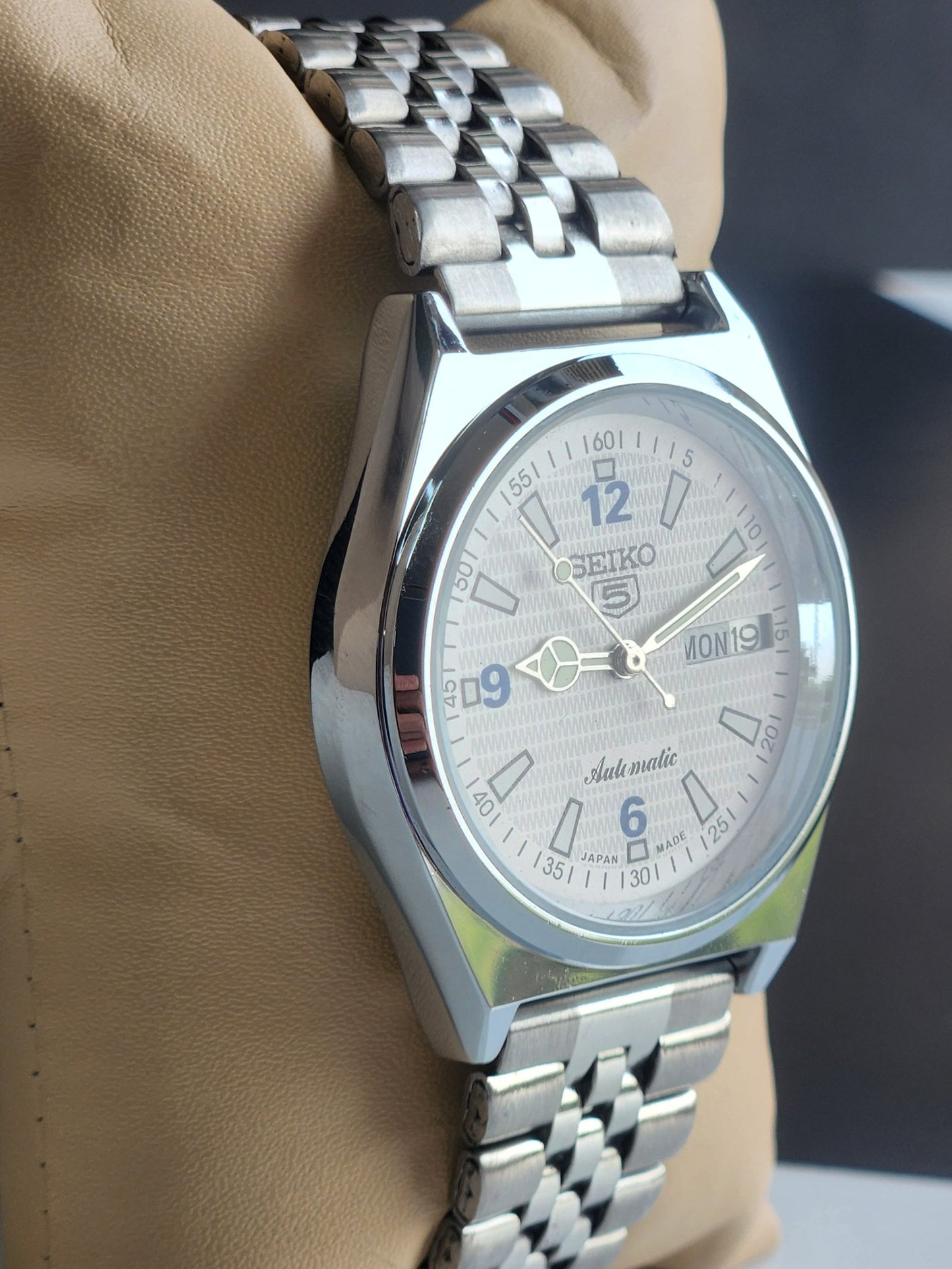 Vintage Mod Seiko 5 Automatic 6309A 17 Jewels Japan Men's Day-Date White Face Wrist Watch E27