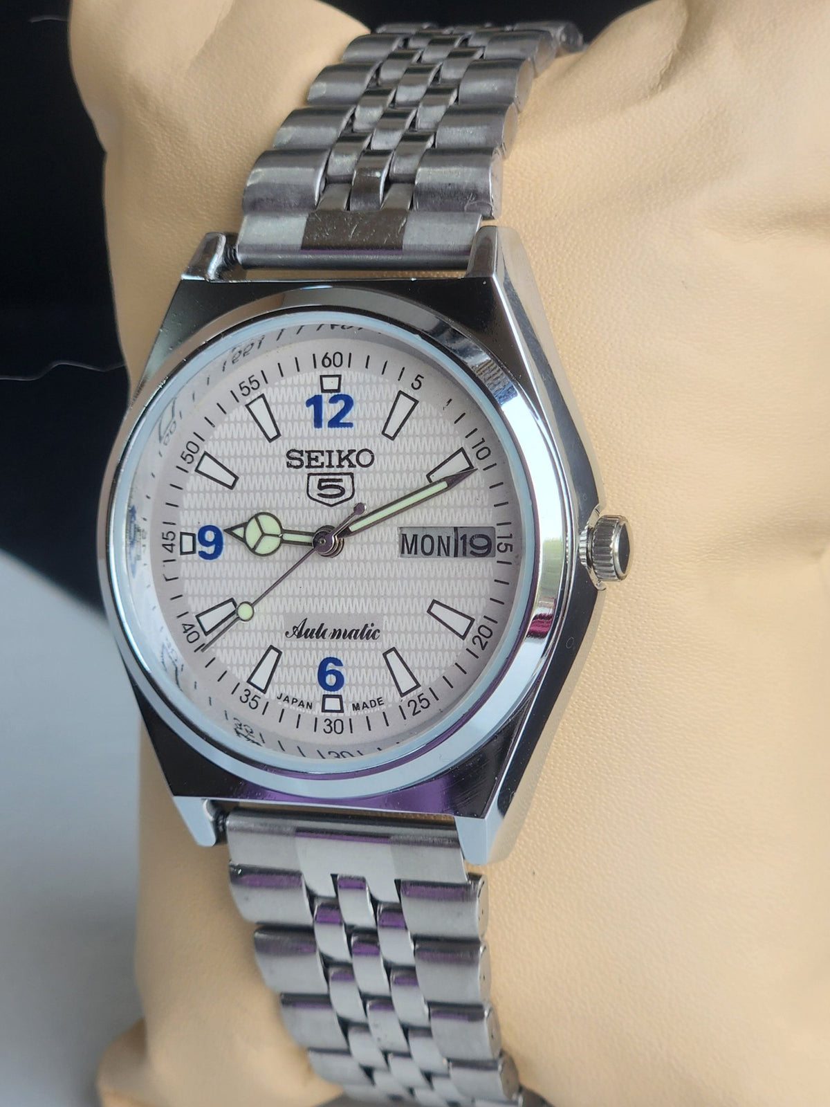 Vintage Mod Seiko 5 Automatic 6309A 17 Jewels Japan Men's Day-Date White Face Wrist Watch E27