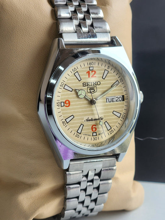 Vintage Mod Seiko 5 Automatic 6309A 17 Jewels Japan Men's Day-Date Yellow Face Wrist Watch E28
