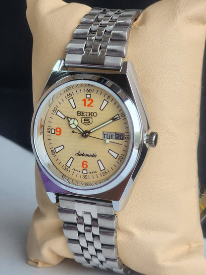 Vintage Mod Seiko 5 Automatic 6309A 17 Jewels Japan Men's Day-Date Yellow Face Wrist Watch E28