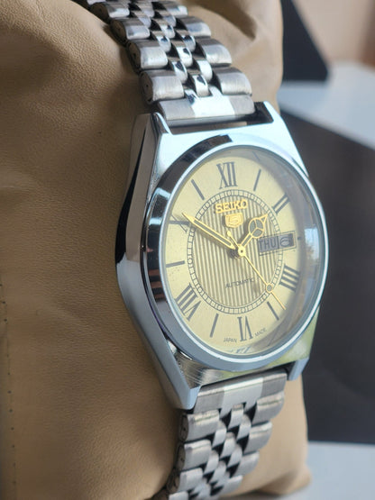 Vintage Mod Seiko 5 Automatic 6309A 17 Jewels Japan Men's Day-Date Golden Face Wrist Watch E29