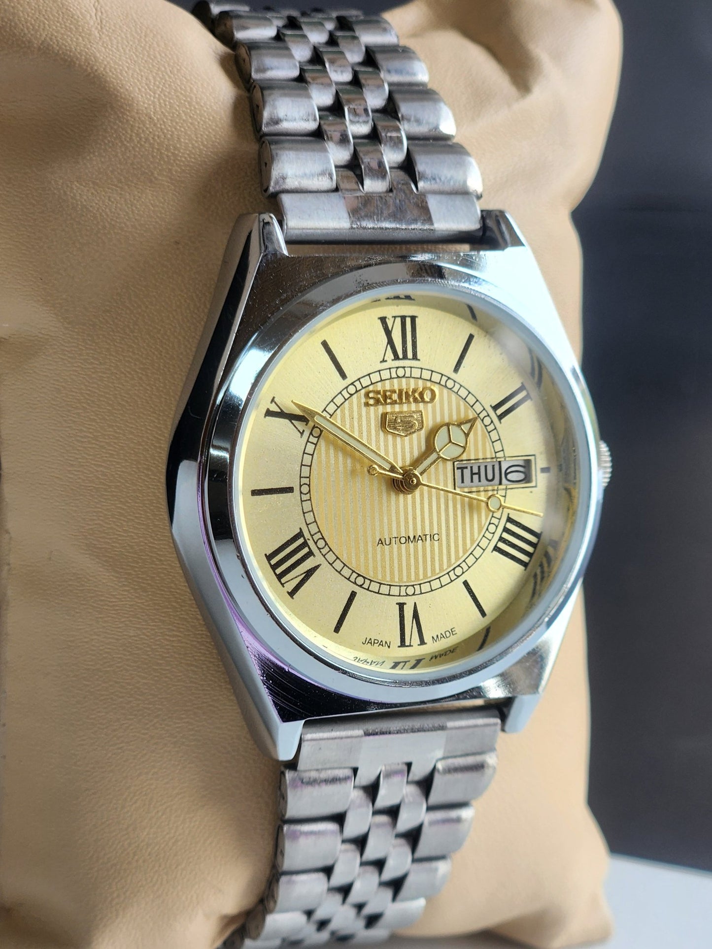 Vintage Mod Seiko 5 Automatic 6309A 17 Jewels Japan Men's Day-Date Golden Face Wrist Watch E29