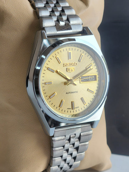 Vintage Mod Seiko 5 Automatic 6309A 17 Jewels Japan Men's Day-Date Golden Face Wrist Watch E30