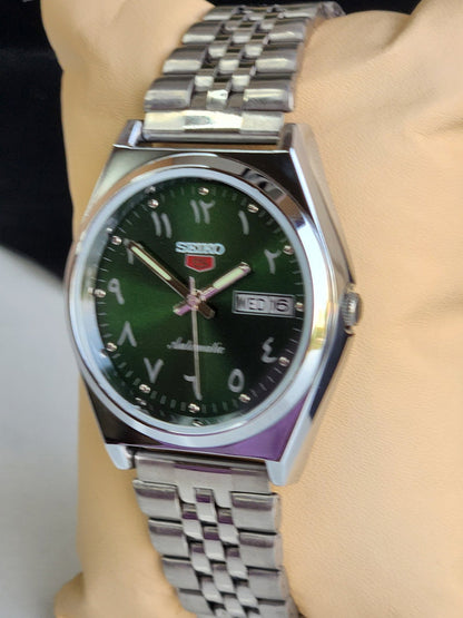 Vintage Mod Seiko 5 Automatic Arabic Green Face 6309A 17 Jewels Japan Men's Day-Date Wrist Watch E35