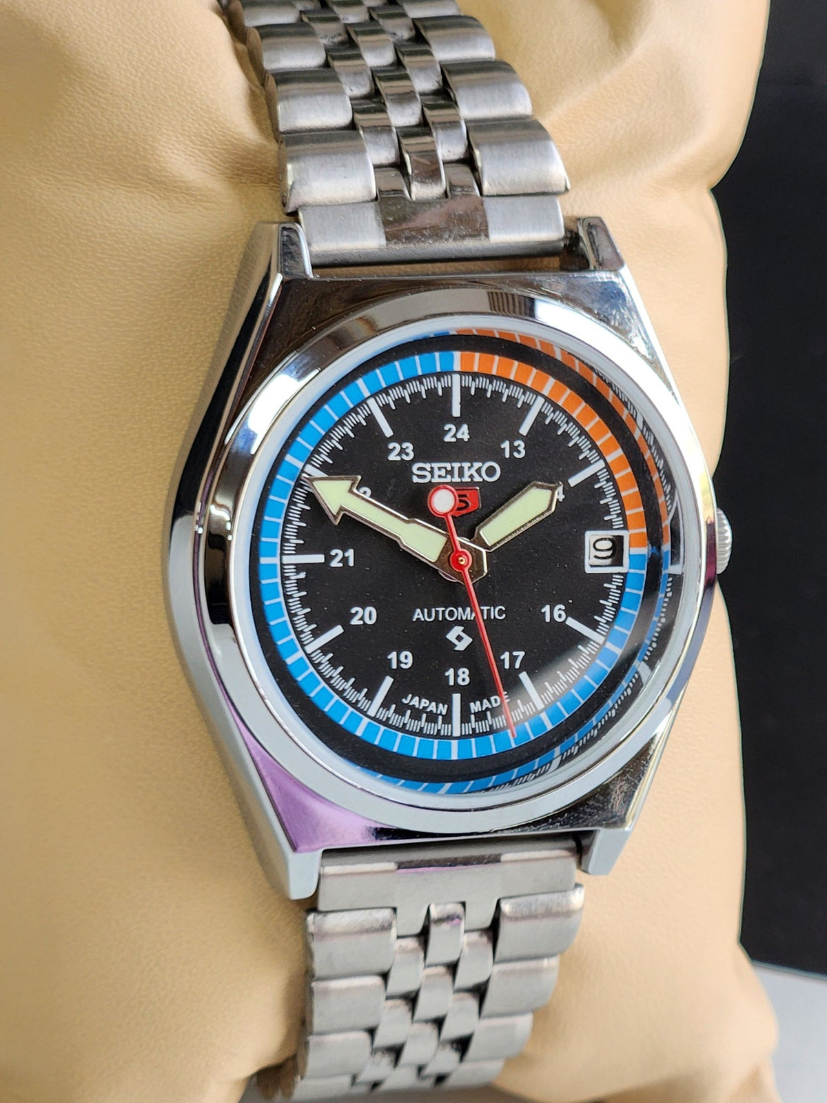 Vintage Mod Seiko 5 Automatic Black Face 6309A 17 Jewels Japan Men's Date Wrist Watch E37