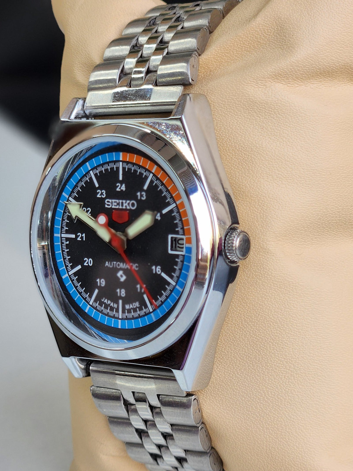 Vintage Mod Seiko 5 Automatic Black Face 6309A 17 Jewels Japan Men's Date Wrist Watch E37
