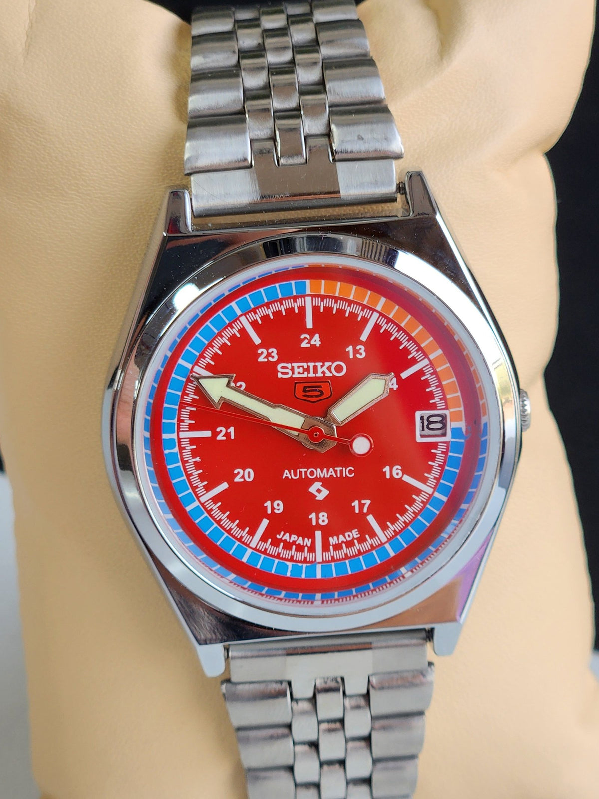 Vintage Mod Seiko 5 Automatic Red Face 6309A 17 Jewels Japan Men's Date Wrist Watch E39