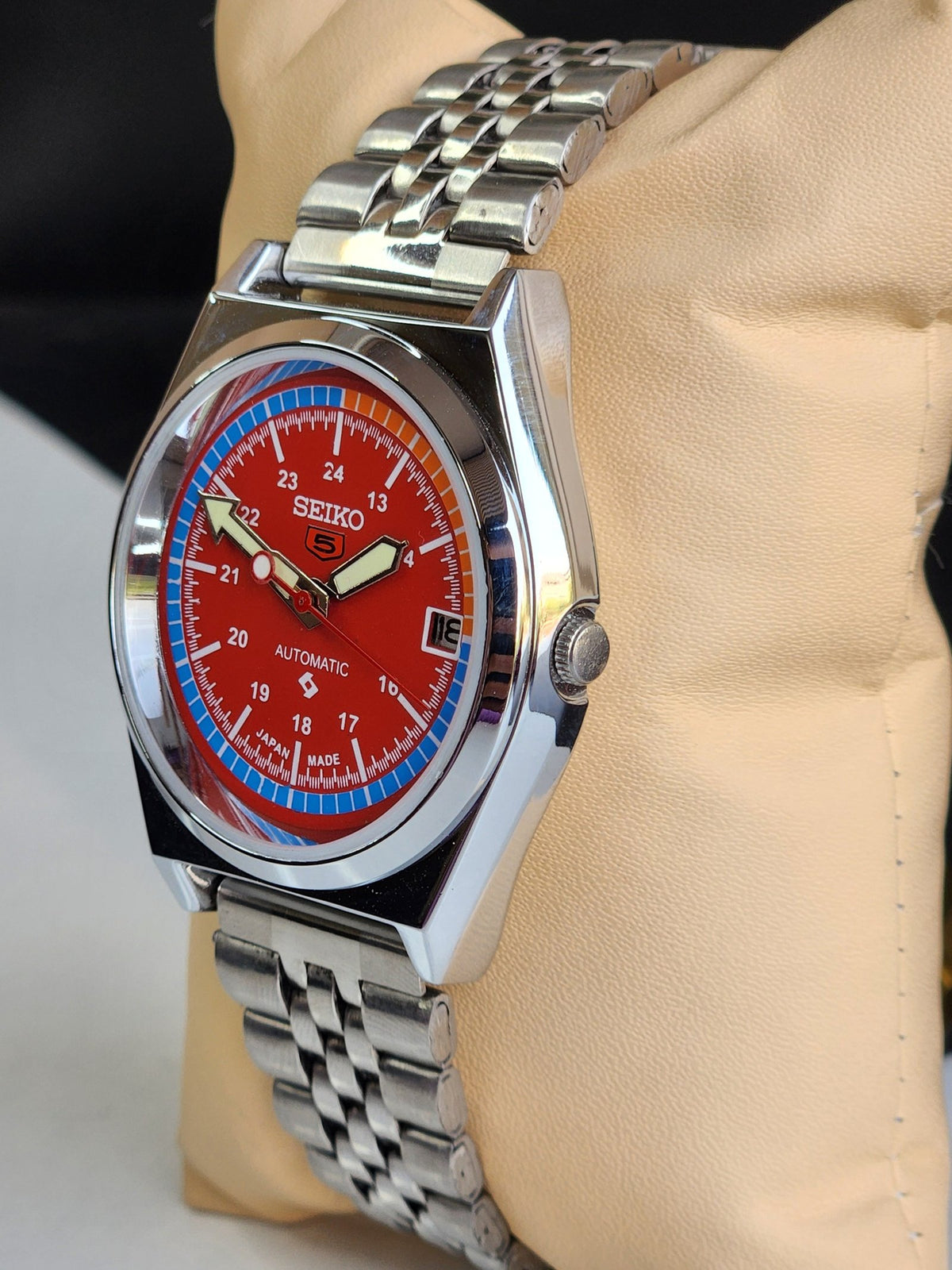 Vintage Mod Seiko 5 Automatic Red Face 6309A 17 Jewels Japan Men's Date Wrist Watch E39