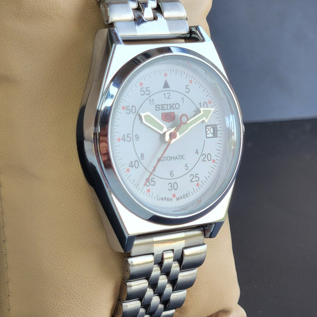 Vintage Mod Seiko 5 Automatic White Face 6309A 17 Jewels Japan Men's Date Wrist Watch E42