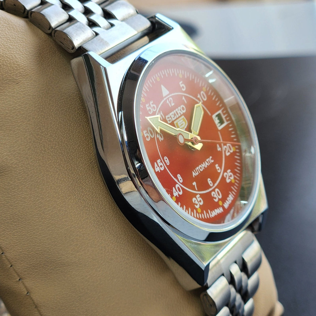 Vintage Mod Seiko 5 Automatic Red Face 6309A 17 Jewels Japan Men's Date Wrist Watch E43