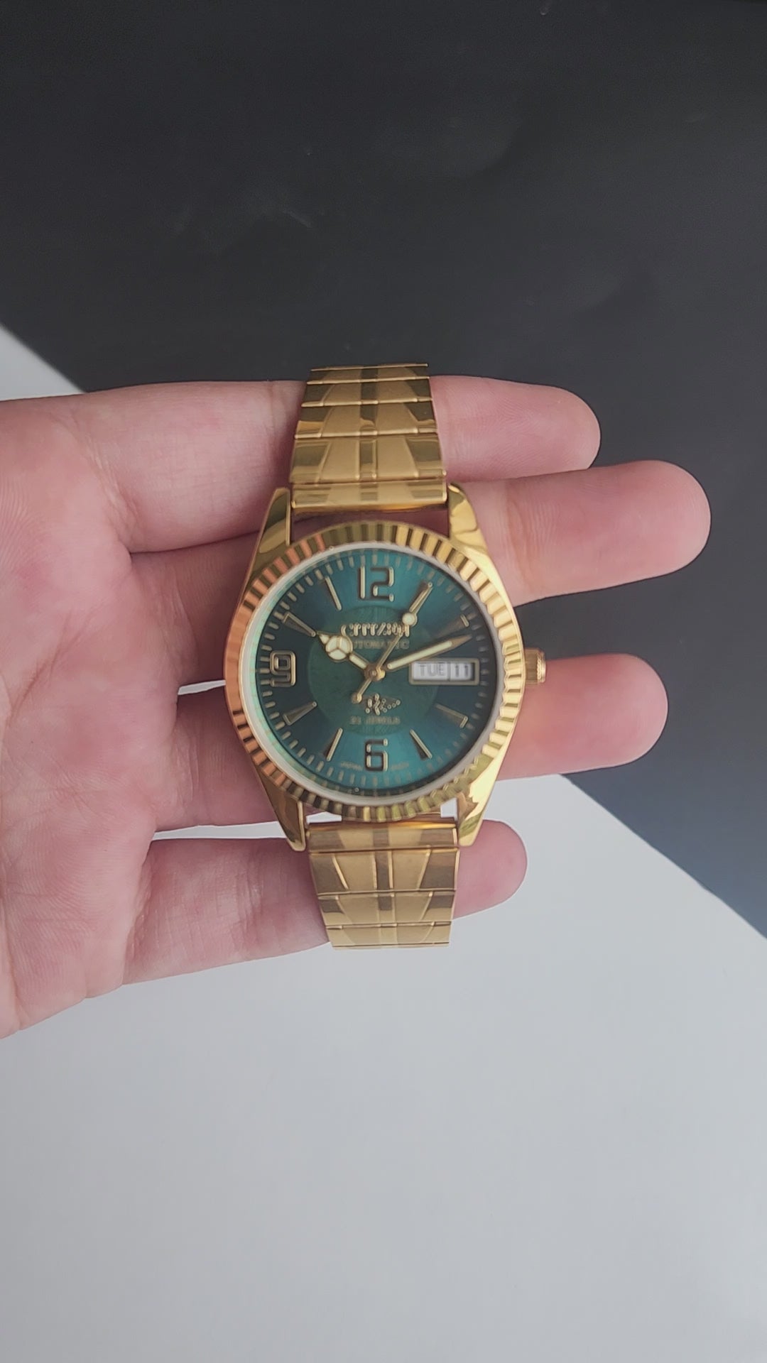 Vintage MOD Citizen Green Face Automatic 21 Jewels Cal. 8200 35MM