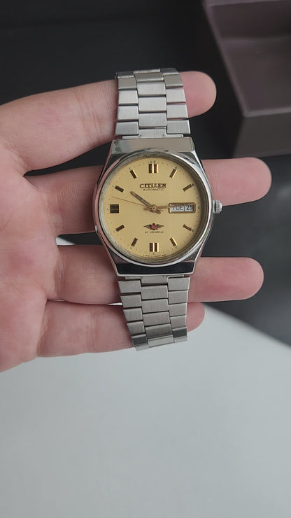 Vintage Original Citizen Automatic 8200 Golden Face 21 Jewels With Exhibition Back Day-Date Japanese Men's Wrist Watch IN42