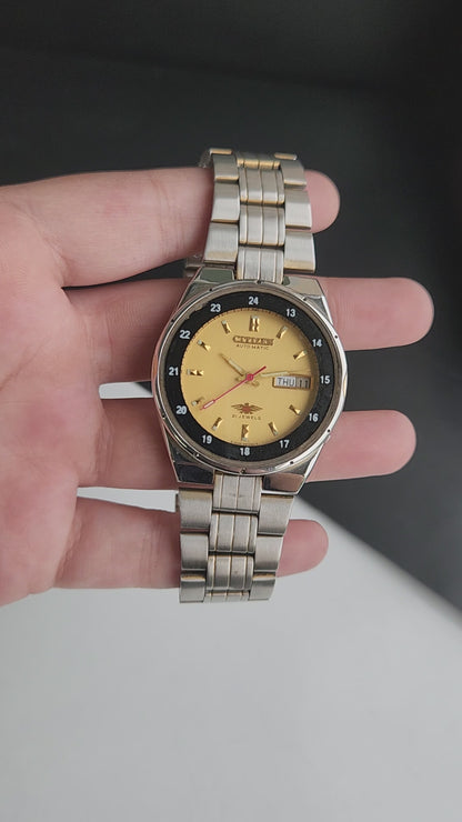 Vintage Original Citizen Automatic 8200 Golden Face 21 Jewels With Exhibition Back Day-Date Japanese Men's Wrist Watch IN45